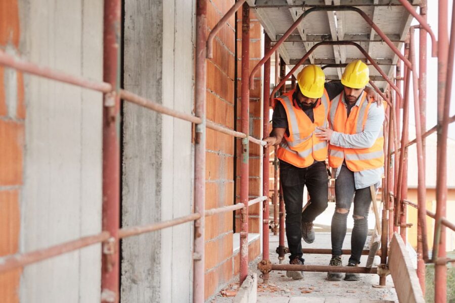 worker injured on a Los Angeles construction site due to negligence