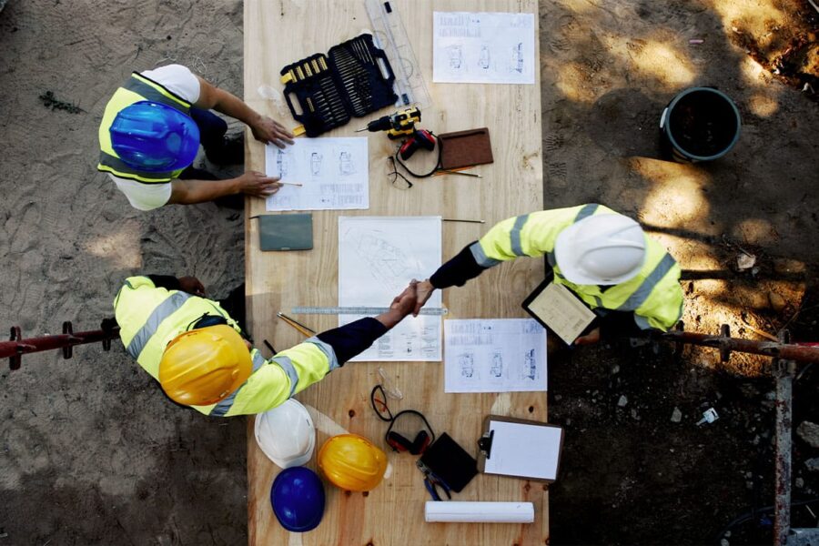 workers resolving a construction dispute on a Los Angeles construction site