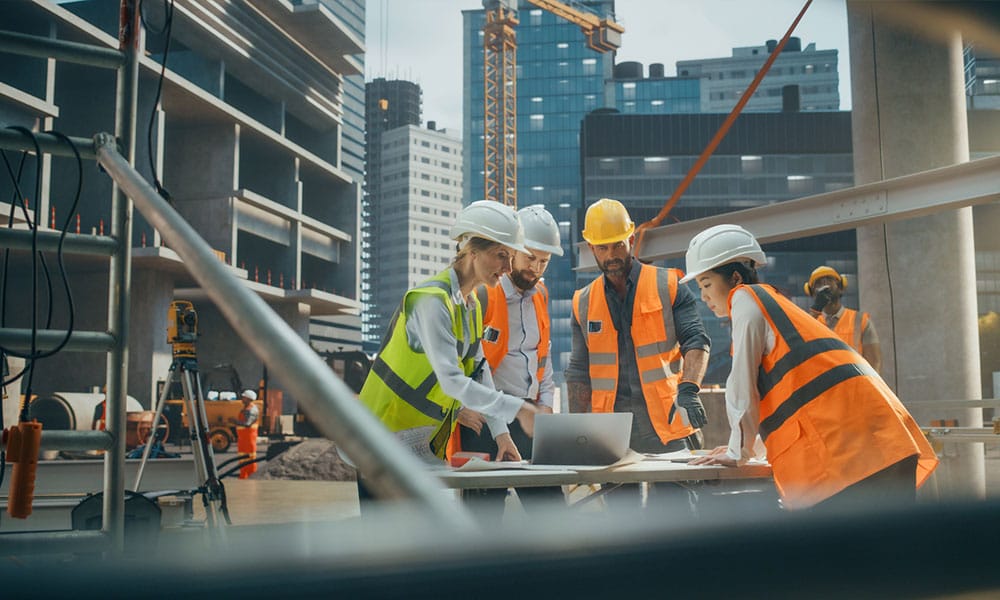 constructions workers discussing plans in Los Angeles