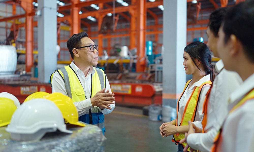 construction workers in los angeles receiving proper training from a supervisor