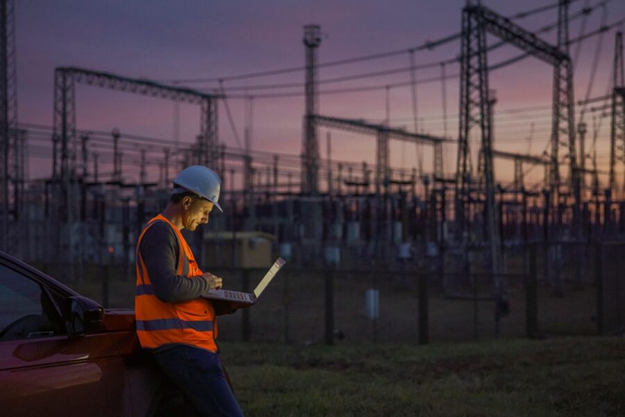 electrical worker on a San Diego construction site